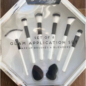 NEW and SEALED Box Glam application makeup set of brushes and Blenders